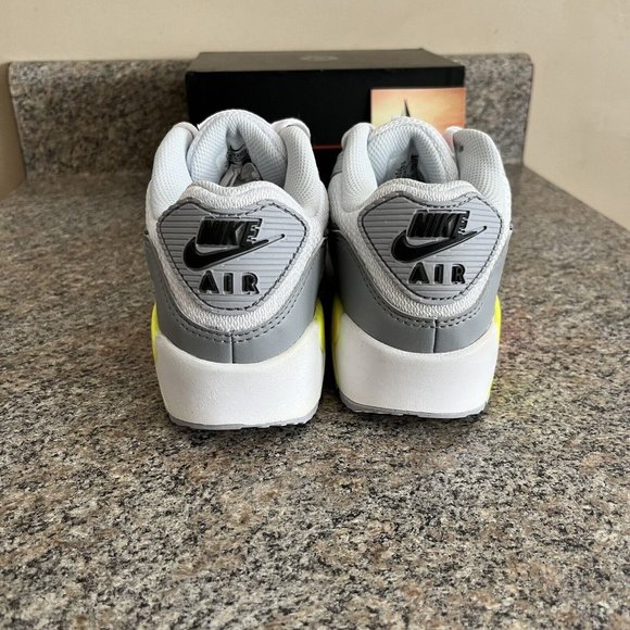 Nike Air Max 90 Size 4Y / Women Size 5.5 Grey Gradient Cassette DR8924-001 Shoes - Picture 6 of 8